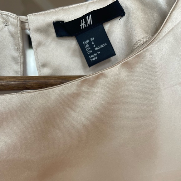 H&M Shift Dress Size 4 - Picture 2 of 2